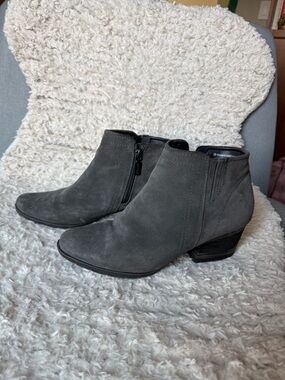 Blondo Women's Gray Suede Ankle Waterproof Booties - Classic Side Zip